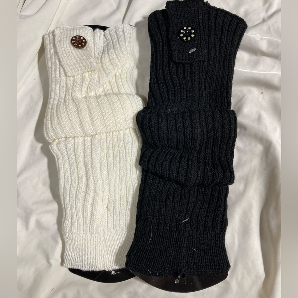 2 NWT pairs leg life leg warmers - 1 pair black,1 pair cream